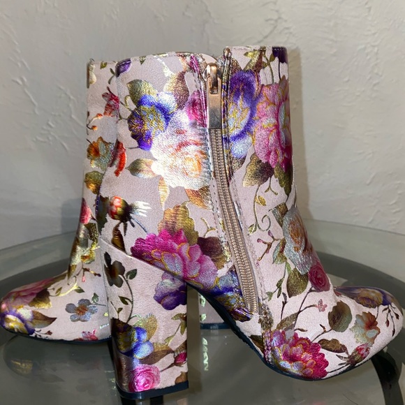 Heels boot . Fancy ❤️🌸 - Picture 3 of 3